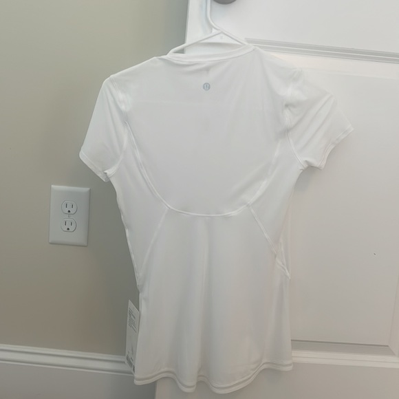 Luluemon Top - Picture 3 of 4